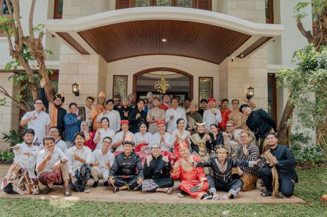 Foto Acara Syukuran Kantor Baru di Jakarta