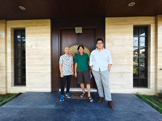 Meeting Klien Bapak Reyner di Kantor Bali