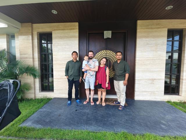 Meeting Klien Ibu Clara di Kantor Bali
