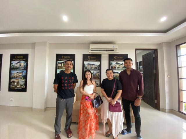 Meeting Client's Mrs. Sarah to Office in Bali
