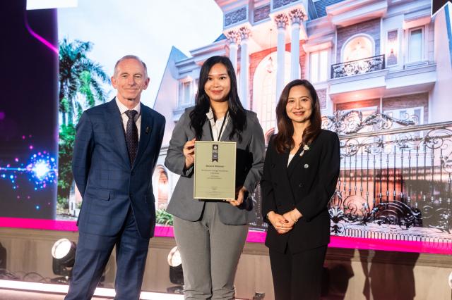 Menerima Penghargaan Award Winner - Architecture Single Residence 2026/2027