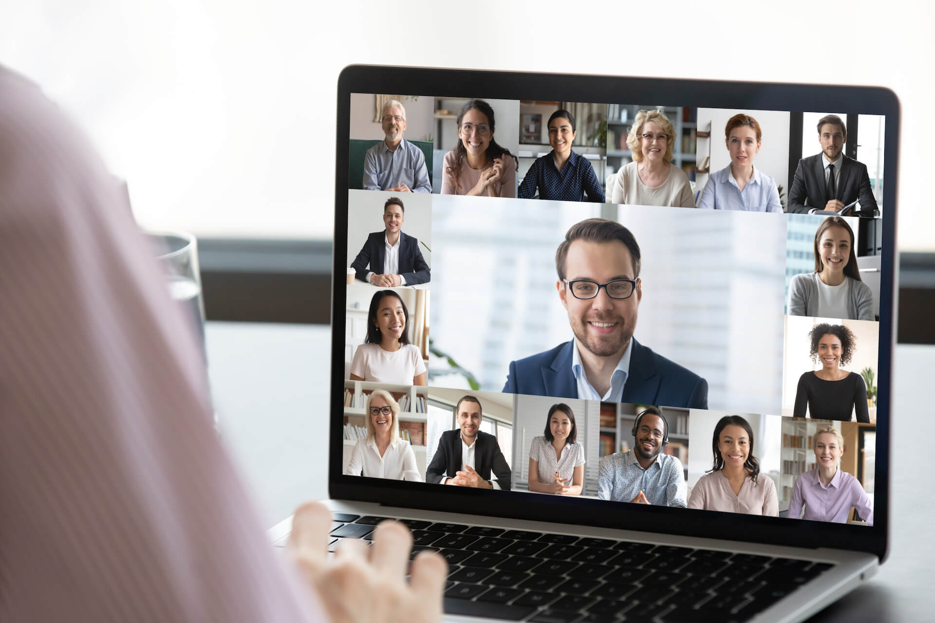 Tata Cara Melakukan Online Meeting