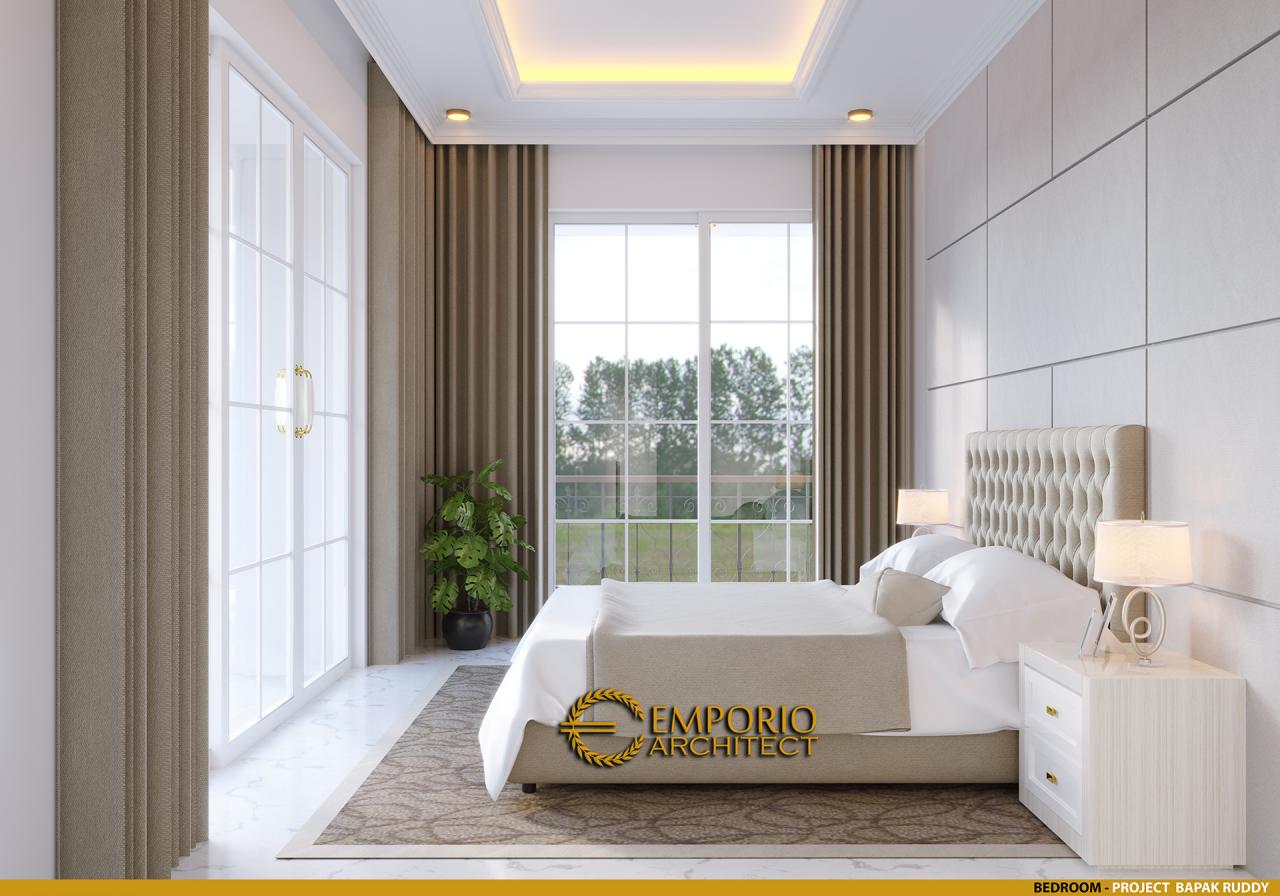 Desain Kamar Tidur Rumah Classic 2 Lantai Bapak Ruddy di Jakarta Utara 9