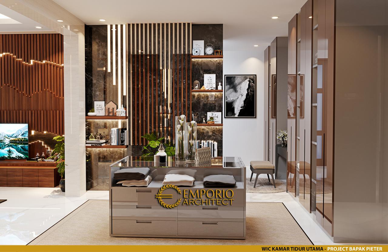 Desain Walk In Closet Kamar Tidur Utama Rumah Modern 2.5 Lantai Bapak Pieter di Makassar, Sulawesi Selatan 15