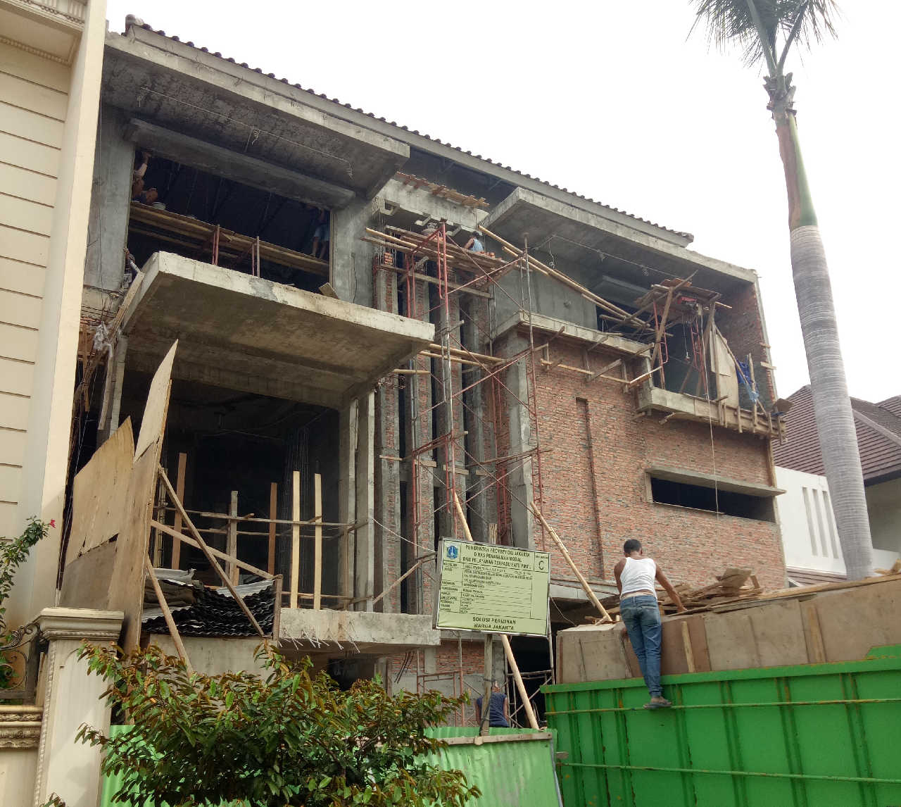 Progress Pembangunan Rumah Style Modern Tropis Bapak Andre di Kelapa Gading, Jakarta 2