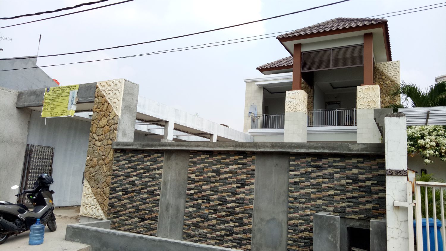 Progress Pembangunan Rumah Style Villa Bali Tropis Bapak Ian di Jakarta 2