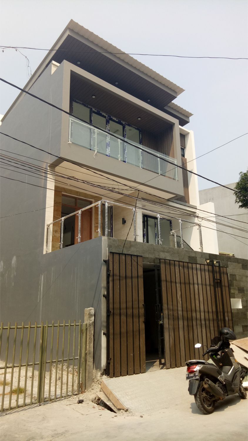 Progress Pembangunan Rumah Style Modern Tropis Bapak Hardy di Jakarta 2