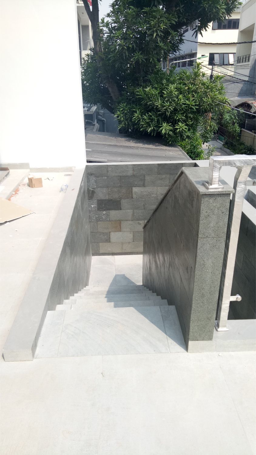 Progress Pembangunan Area Tangga Rumah Bapak Hardy di Jakarta 9