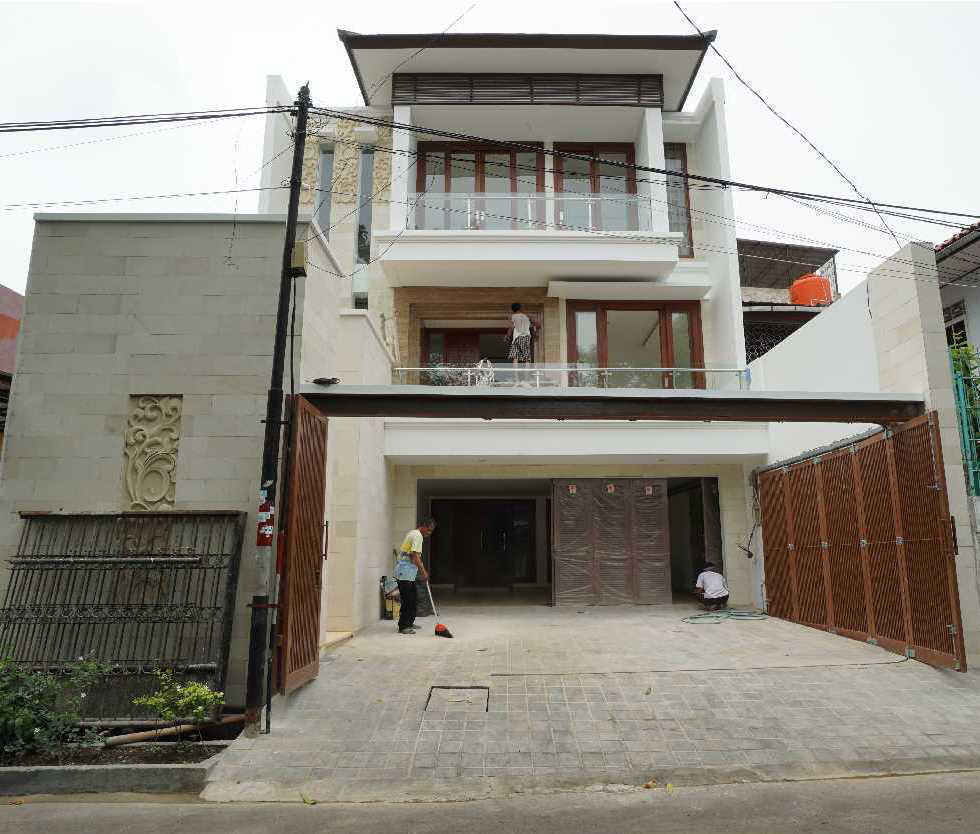 Progress Pembangunan Rumah Style Villa Bali Tropis Bapak Suhendar di Jakarta 1