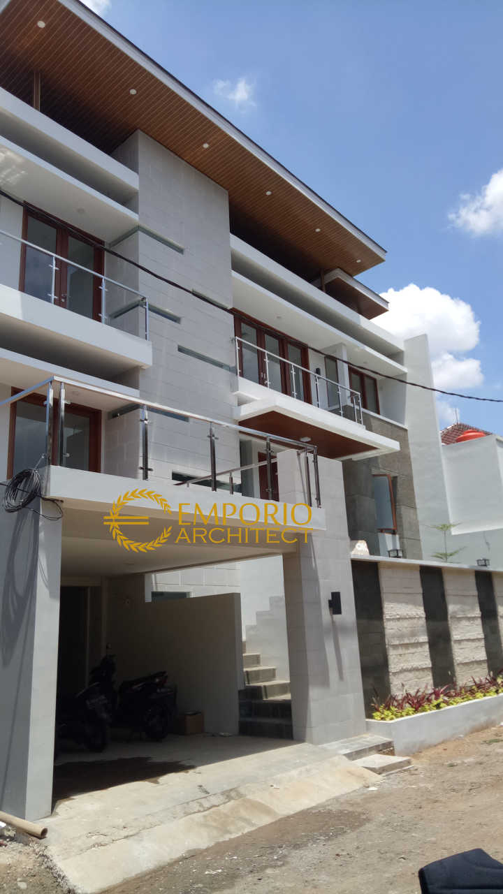 Progress Pembangunan Rumah Style Modern Tropis Ibu Elly di Jakarta 2