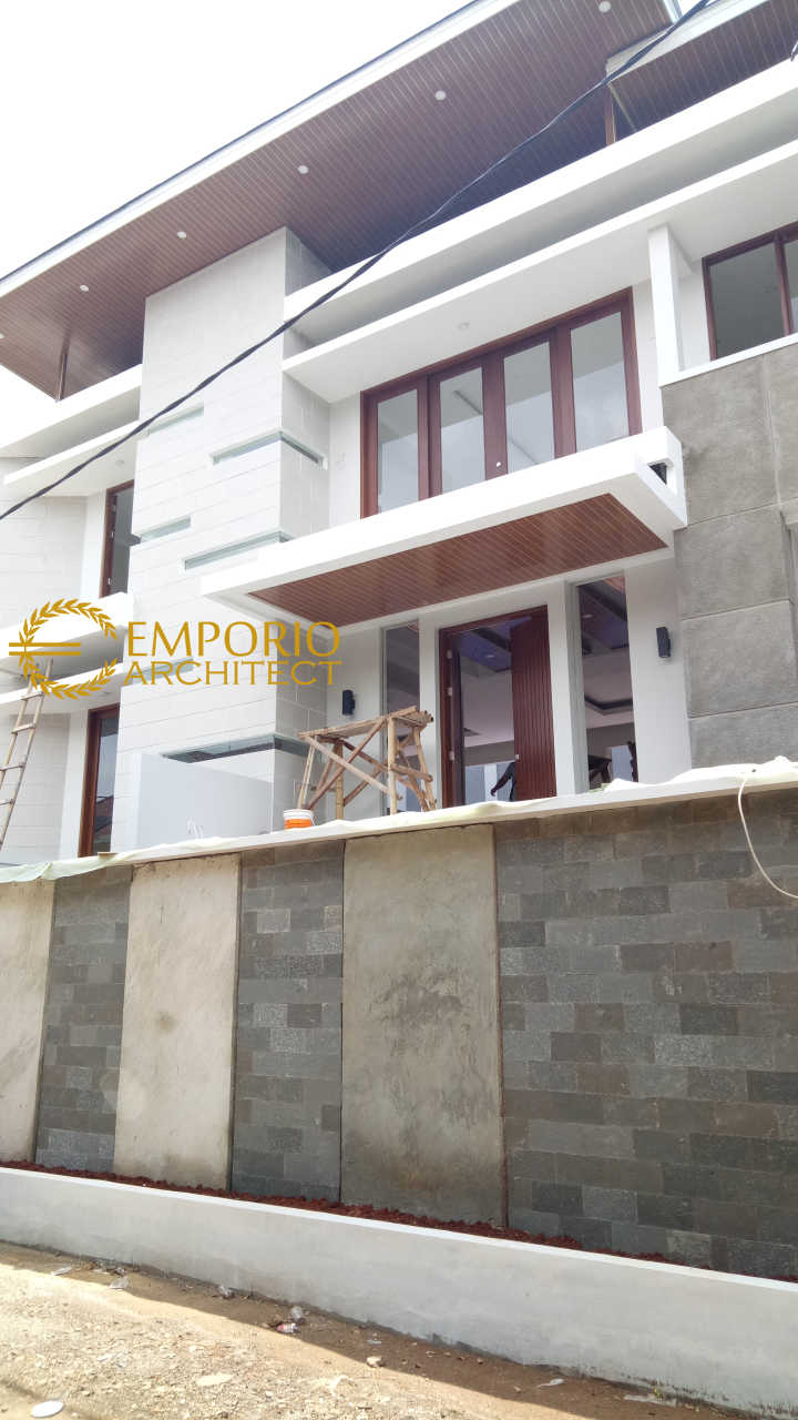 Progress Pembangunan Rumah Style Modern Tropis Ibu Elly di Jakarta 3