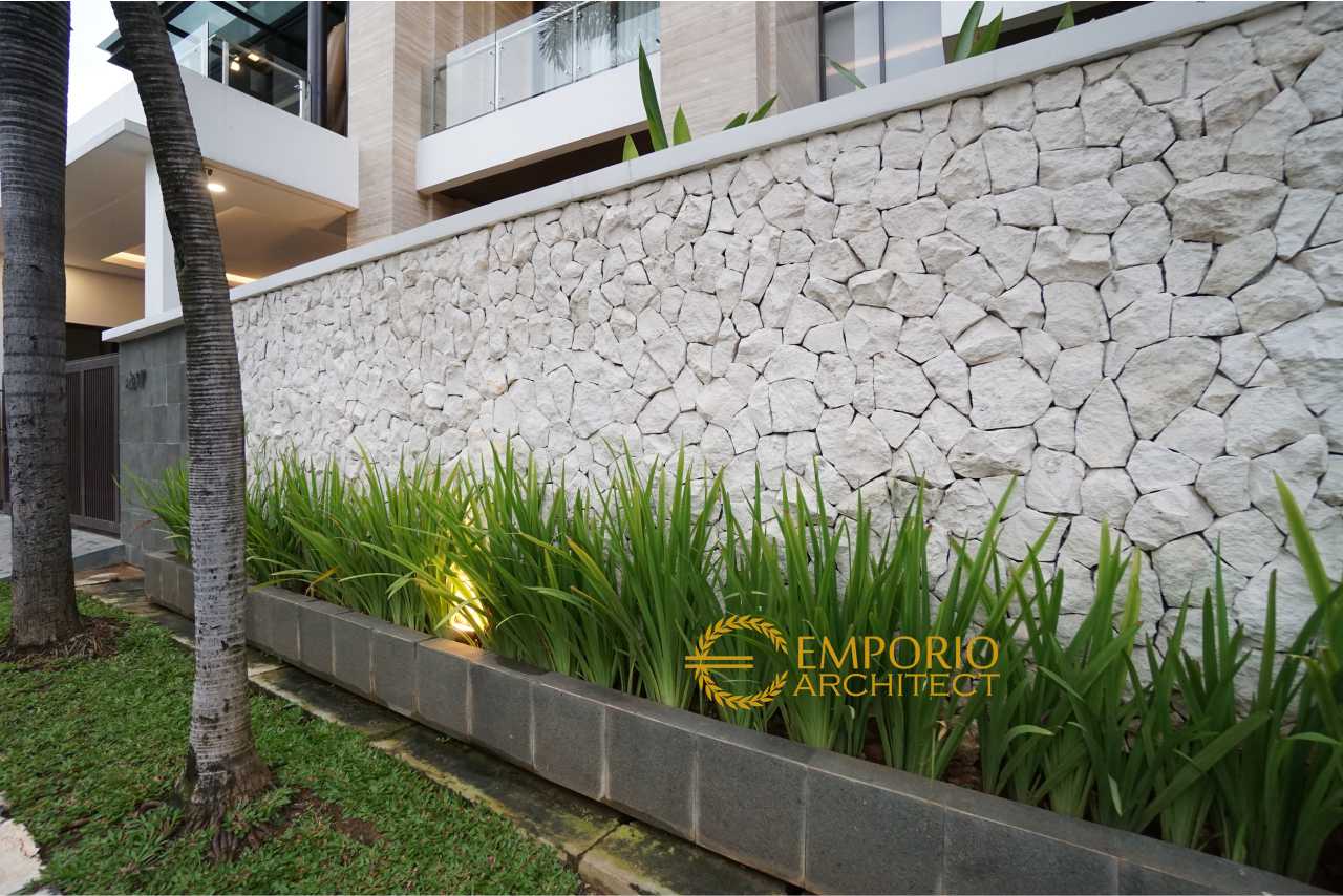 Progress Pembangunan Bagian Kebun Depan Rumah Bapak Ahdianto di Jakarta di Jakarta 10