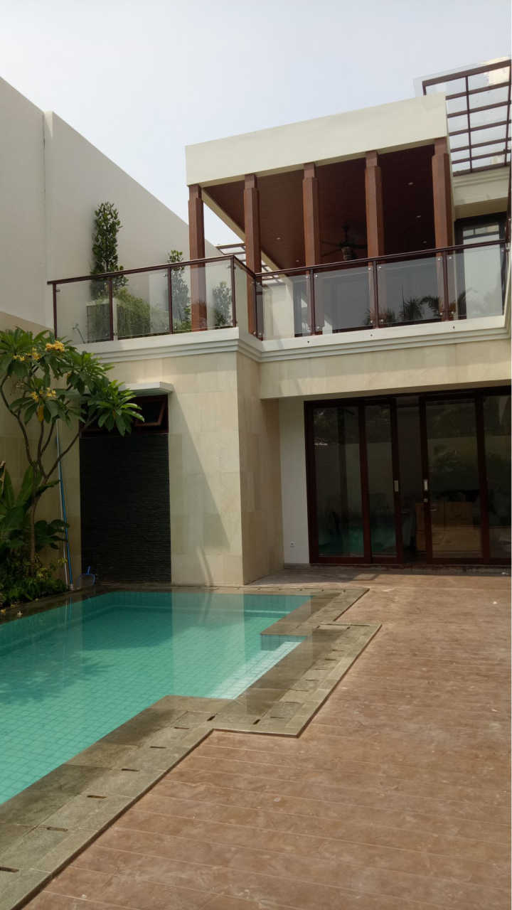 Progress Pembangunan Bagian Kolam Renang Rumah Bapak Ahmad di Bekasi 7