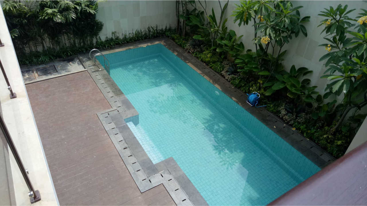 Progress Pembangunan Bagian Kolam Renang Rumah Bapak Ahmad di Bekasi 14