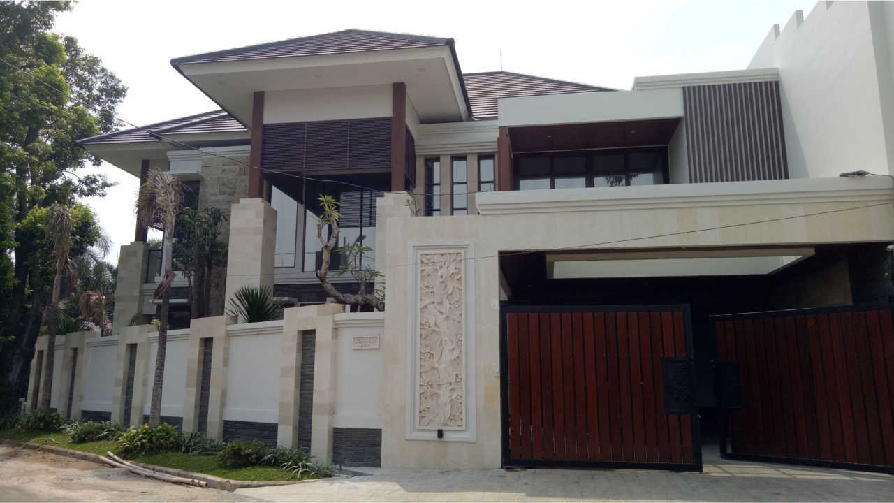 Progress Pembangunan Rumah Style Villa Bali Tropis Bapak Ahmad di Bekasi 1