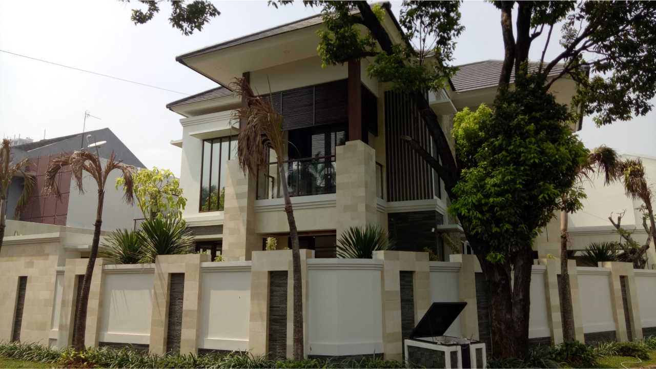 Progress Pembangunan Rumah Style Villa Bali Tropis Bapak Ahmad di Bekasi 5