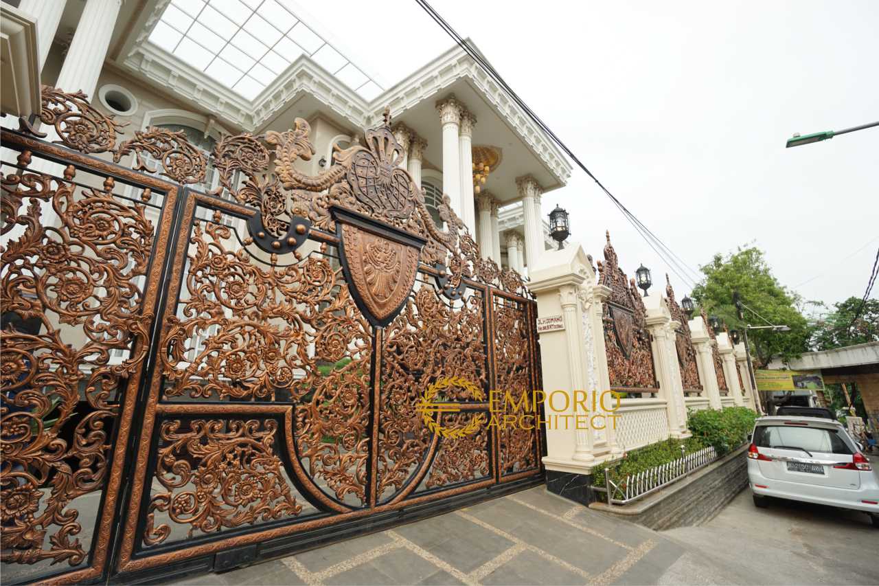 Hasil Konstruksi Pintu Gerbang Rumah Ibu Wilma di Jakarta 5