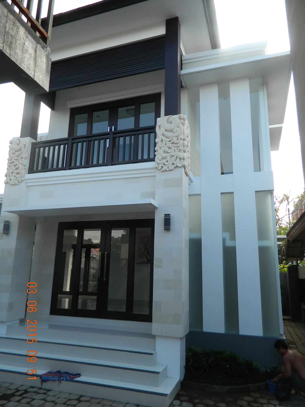 Hasil Konstruksi Rumah Style Villa Bali Tropis Bapak Agus di Denpasar, Bali 1