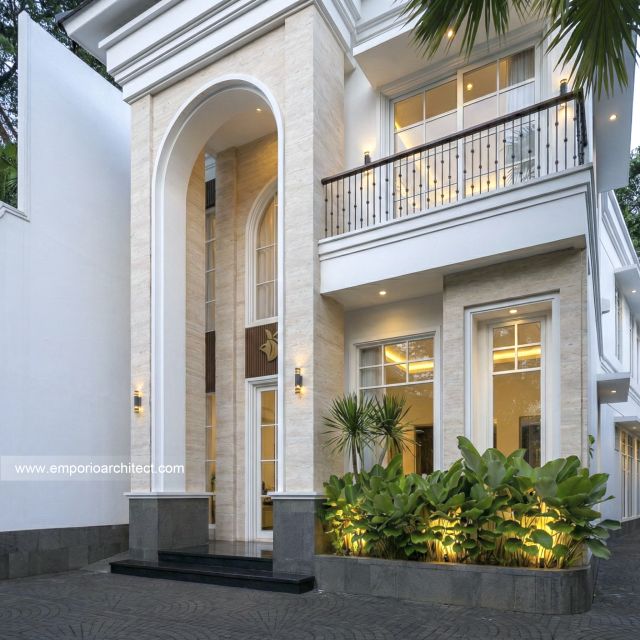 Desain Tampak Detail Depan 2 Klinik Kecantikan Nutripaf Klasik Modern 2 Lantai Bapak YD di Depok