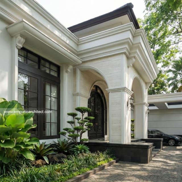 Desain Tampak Detail Depan 4 Rumah Klasik 1 Lantai Bapak ONR di Sumedang, Jawa Barat