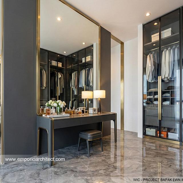 Desain Walk In Closet Rumah Klasik 2 Lantai Bapak EWN II di Banten