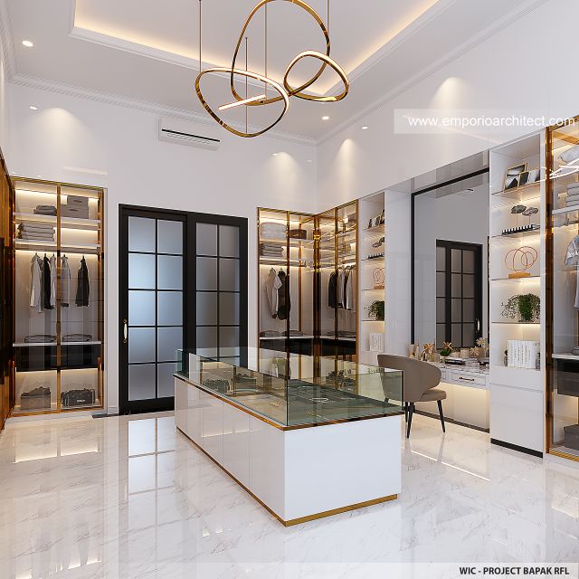 Desain Walk In Closet Rumah Klasik 2 Lantai Bapak RFL di Samarinda
