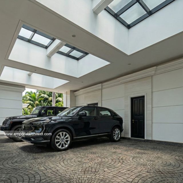 Desain Carport Rumah Klasik 2 Lantai Ibu QX di Jakarta