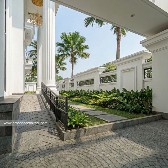 Desain Tampak Taman Depan Rumah Klasik 2 Lantai Ibu QX di Jakarta