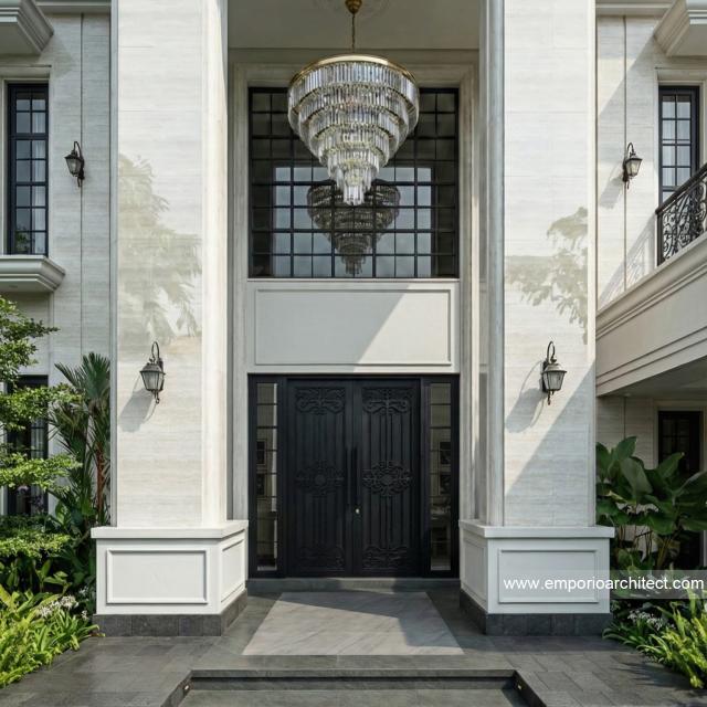 Desain Tampak Detail Entrance Rumah Klasik 2 Lantai Ibu BTT di Palembang