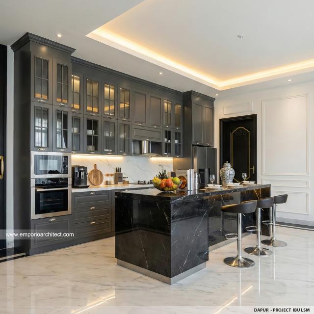 Desain Dapur Rumah Klasik 2 Lantai Ibu LSM di Cibubur, Jakarta Timur