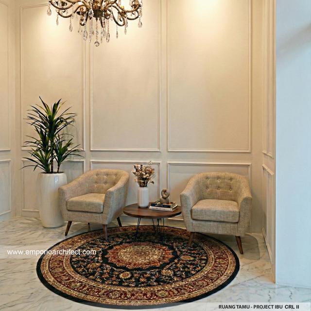 Desain Ruang Tamu Rumah Klasik 2 Lantai Ibu CRL II di Surabaya