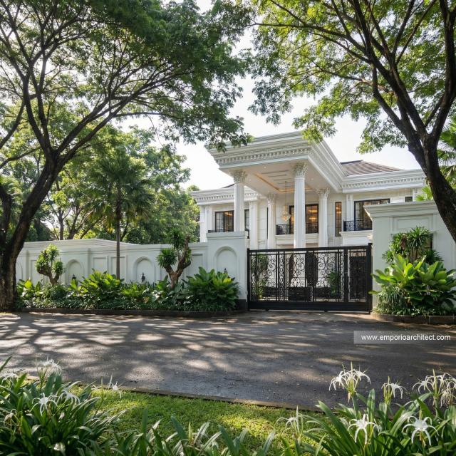 Desain Rumah Klasik 2 Lantai Ibu GWT 2315 di  Jambi