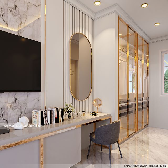 Desain Kamar Tidur Utama Rumah Klasik 2 Lantai Ibu RK di Surabaya