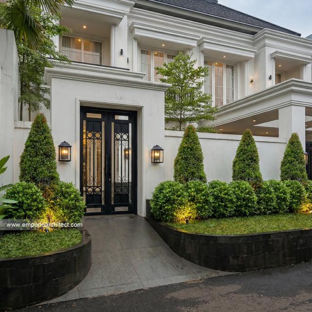 Desain Tampak Detail Depan 2 Rumah Klasik 2 Lantai Ibu AT di Jakarta Selatan