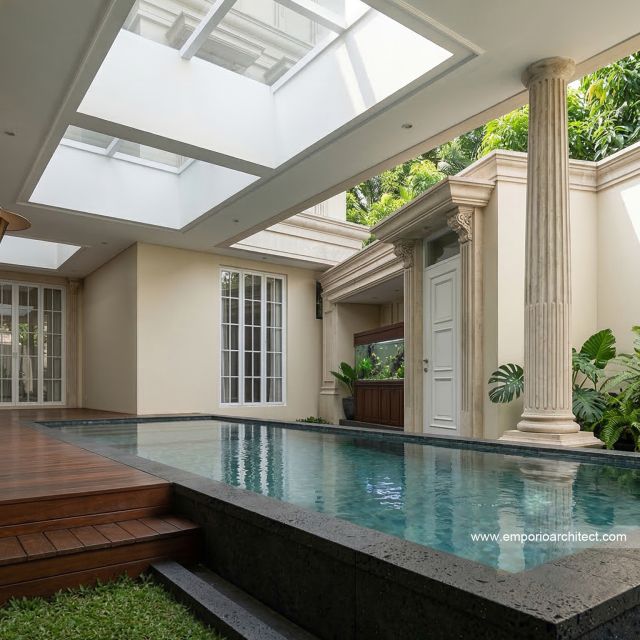 Desain Tampak Detail Kolam 2 Rumah Klasik 2 Lantai Bapak EMD di Cibubur, Jawa Barat
