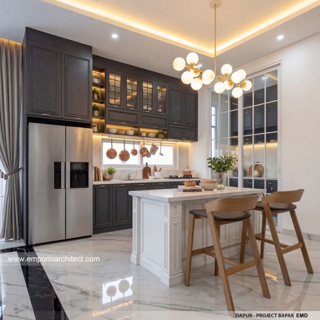Desain Dapur Rumah Klasik 2 Lantai Bapak EMD di Cibubur, Jawa Barat
