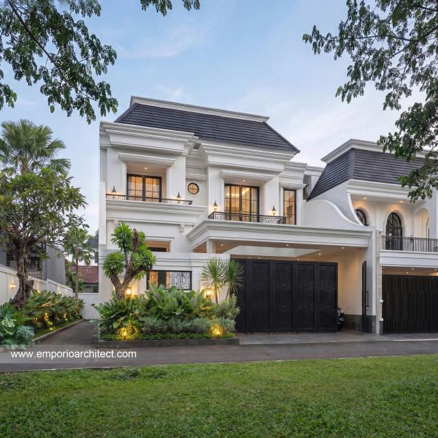 Desain Tampak Depan 3 Rumah Klasik 2 Lantai Bapak TFK di Yogyakarta