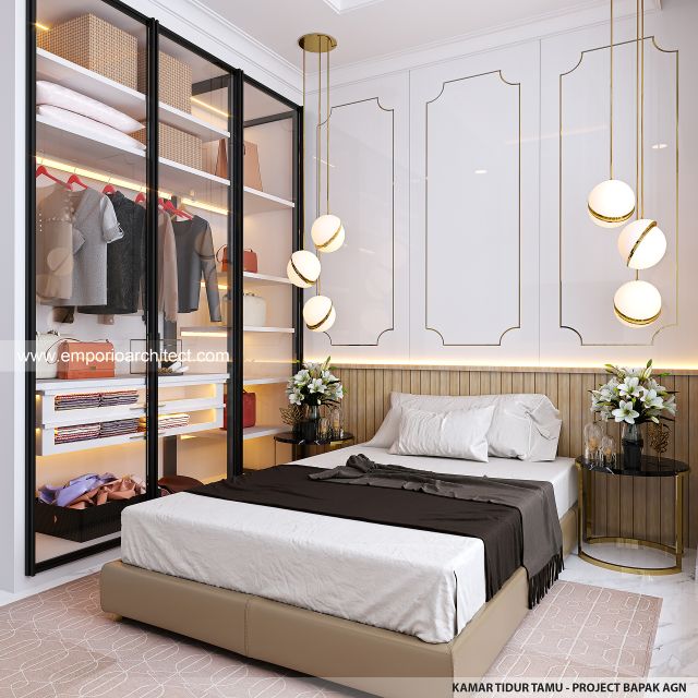 Desain Kamar Tidur Tamu Rumah Klasik 2 Lantai Bapak AGN di Bandung