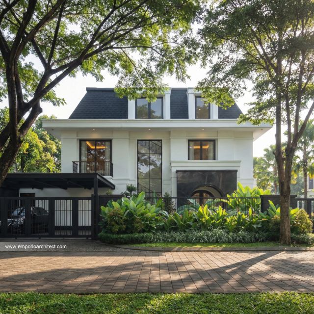 Desain Tampak Depan Rumah Klasik 3 Lantai Bapak E di Pasuruan, Jawa Timur