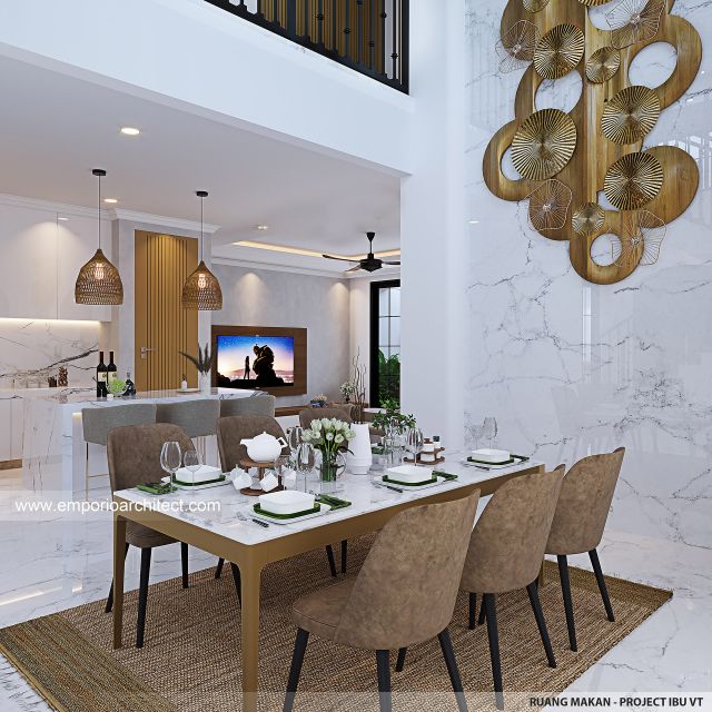 Desain Ruang Makan Rumah Mediteran Klasik 3 Lantai Ibu VT di Surabaya