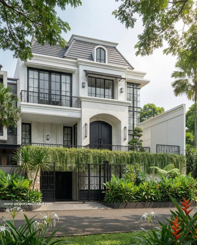 Desain Tampak Depan 3 Rumah Mediteran Klasik 3 Lantai Ibu VT di Surabaya