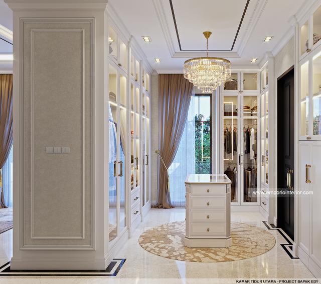 Desain Walk In Closet Kamar Tidur Utama Rumah Klasik 3 Lantai Bapak ED di Surabaya