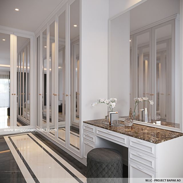 Desain Walk In Closet Rumah Klasik 4 Lantai Bapak AO di PIK, Jakarta Utara
