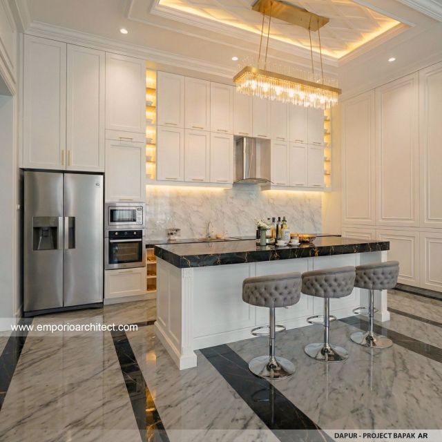 Desain Dapur Rumah Klasik Mediteran 2 Lantai Bapak AR di Madura
