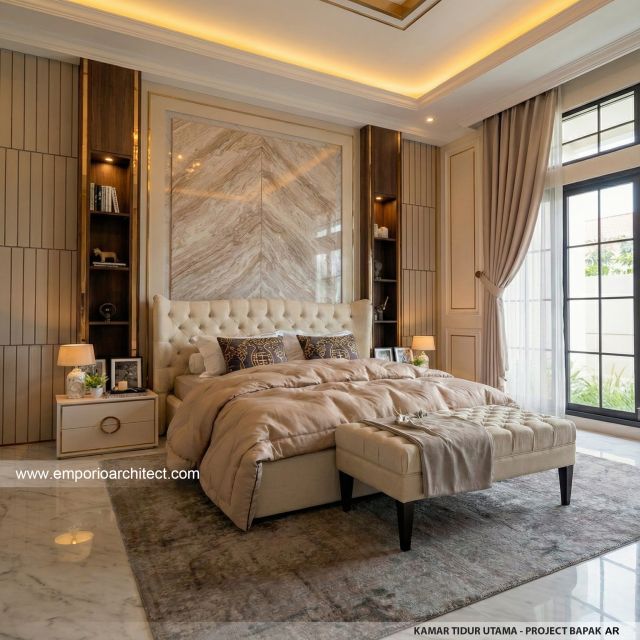 Desain Kamar Tidur Utama Rumah Klasik Mediteran 2 Lantai Bapak AR di Madura