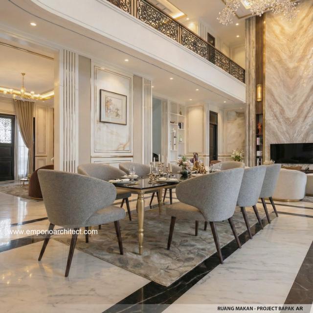 Desain Ruang Makan Rumah Klasik Mediteran 2 Lantai Bapak AR di Madura