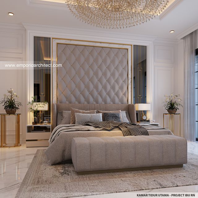 Desain Kamar Tidur Utama Rumah Klasik Mediteran 2 Lantai Ibu RN di Bandung