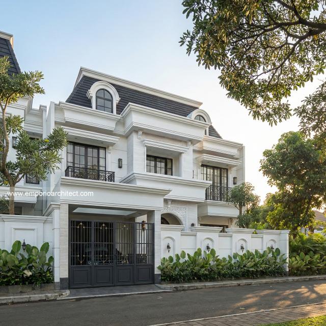 Desain Tampak Depan 3 Rumah Klasik Mediteran 2 Lantai Ibu RN di Bandung