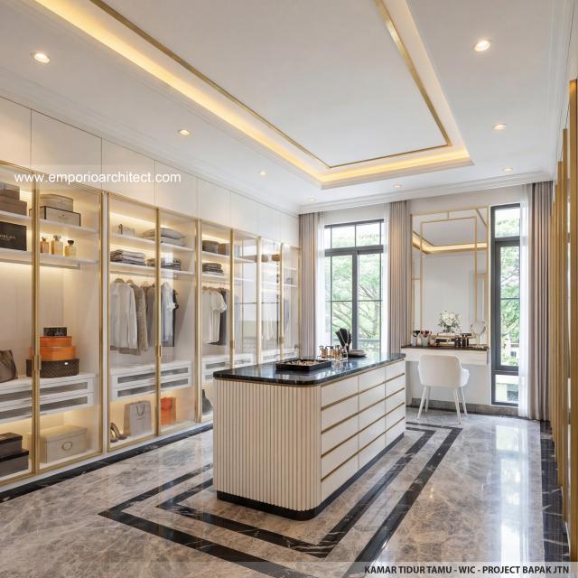 Desain WIC Kamar Tidur Tamu Rumah Klasik Mediteran 3 Lantai Bapak JTN di Alam Sutera, Tangerang Selatan