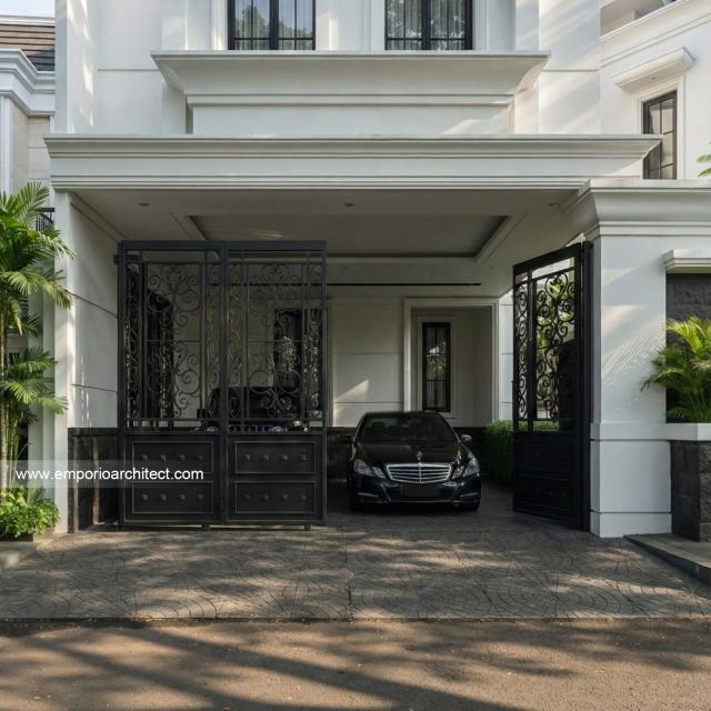 Desain Tampak Detail Carport Rumah Klasik Mediteran 3 Lantai Bapak ASH di Sentul, Bogor